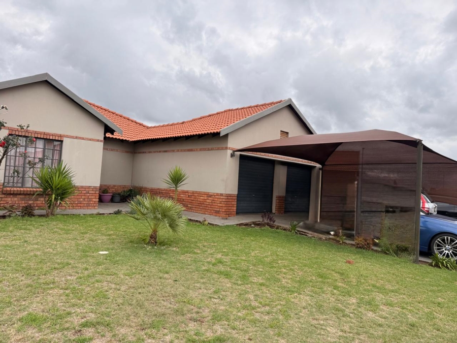3 Bedroom Property for Sale in Waterkloof East North West